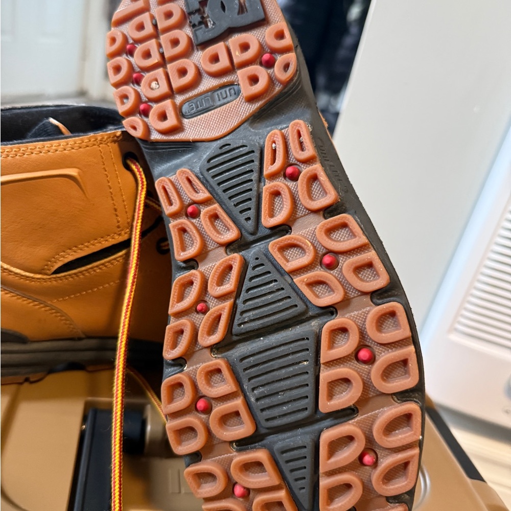 DC Men's Boots in Tan and Black 200gram insulation